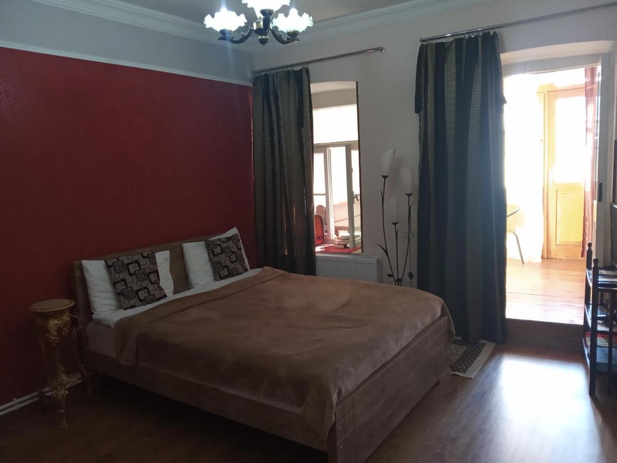 Apartment In The Heart Of Old Tbilisi Exterior photo